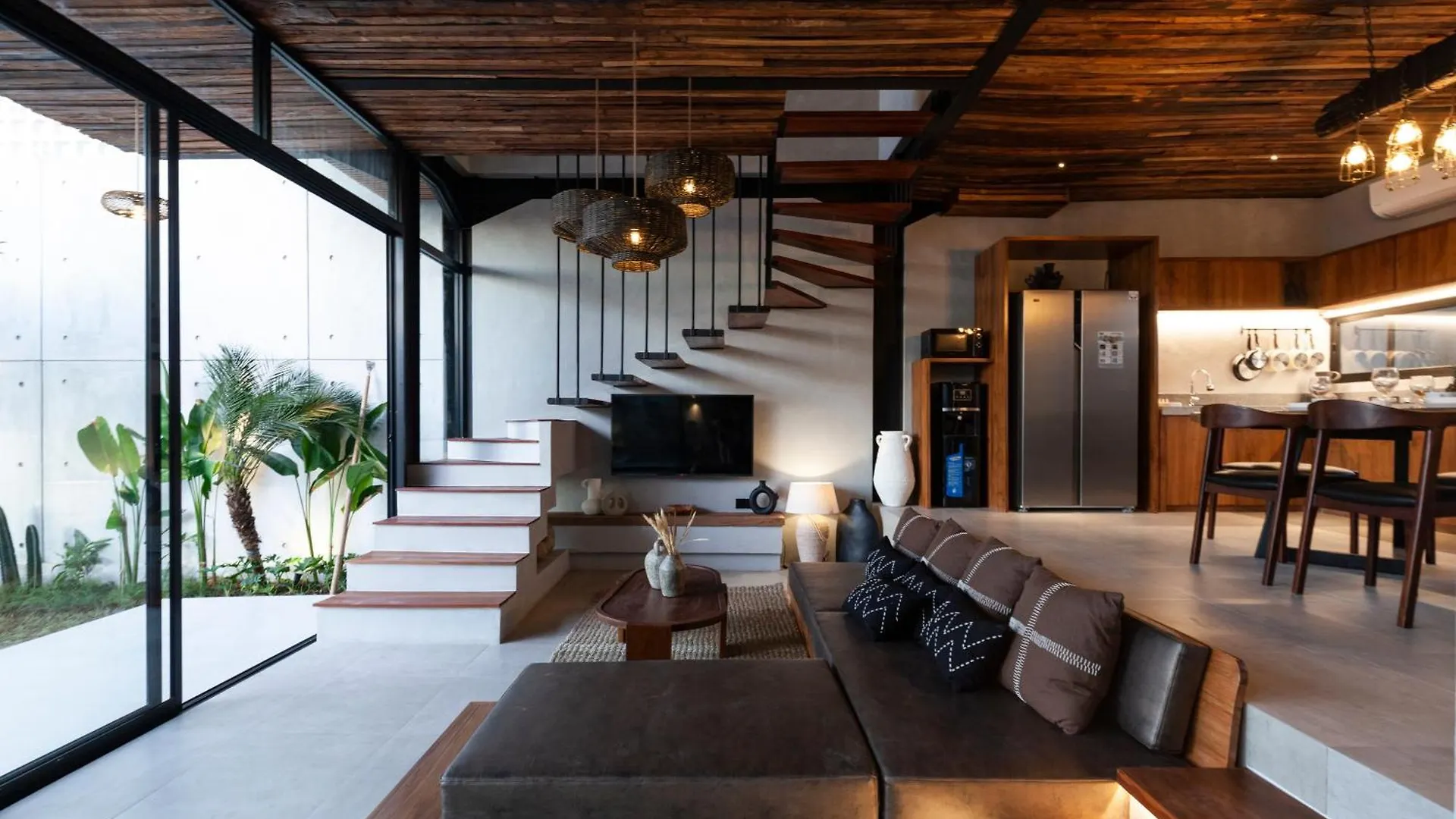 Casa Amani Industrial Style Villa Kerobokan