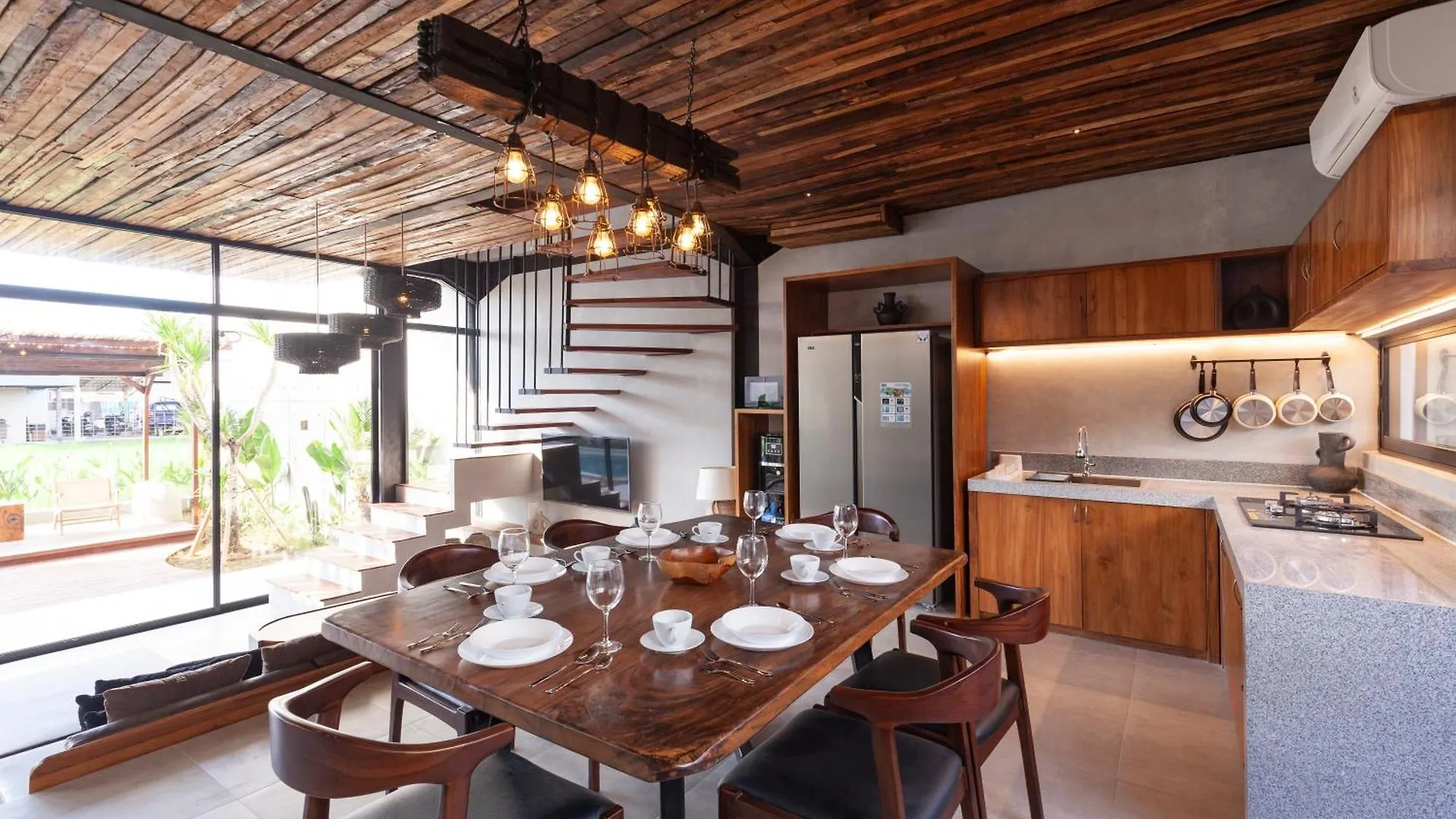 Casa Amani Industrial Style Villa Kerobokan   Kerobokan (Bali)