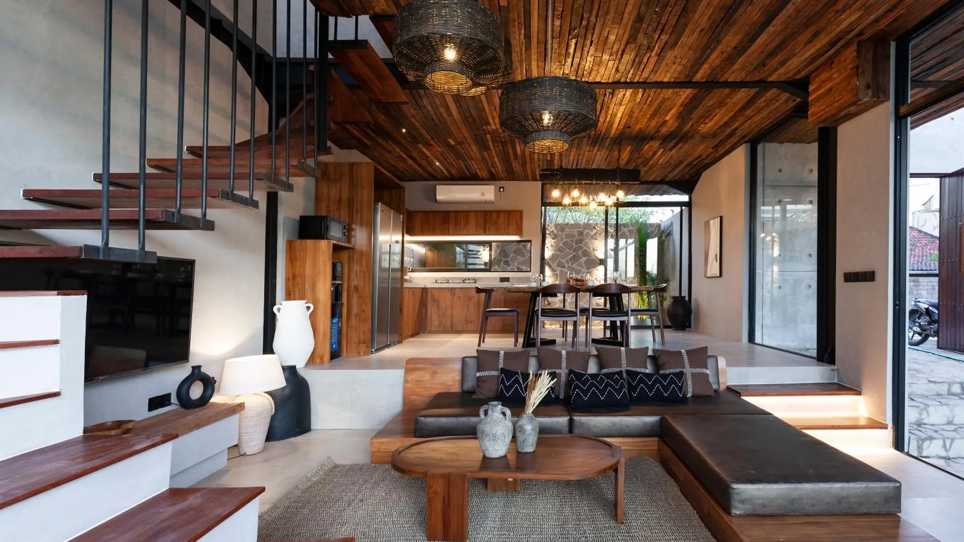 Villa Casa Amani Industrial Style Kerobokan