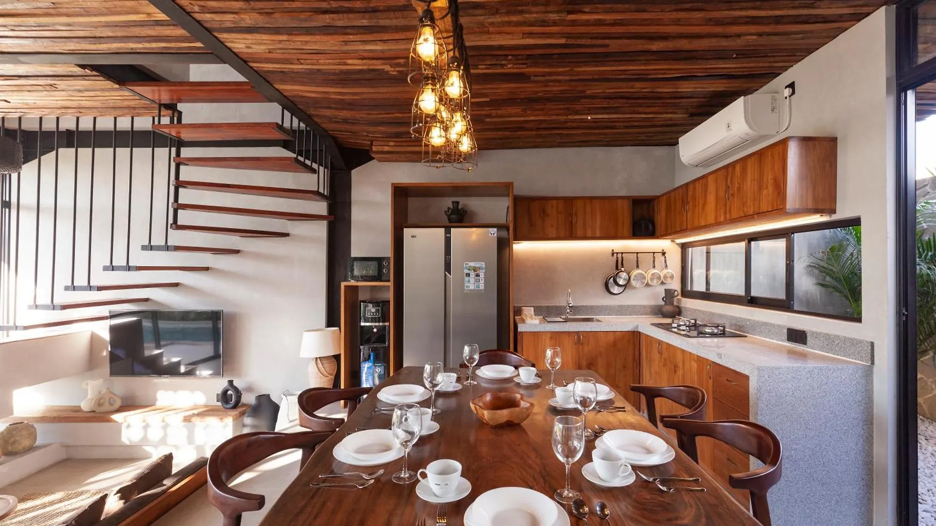 Villa Casa Amani Industrial Style Kerobokan