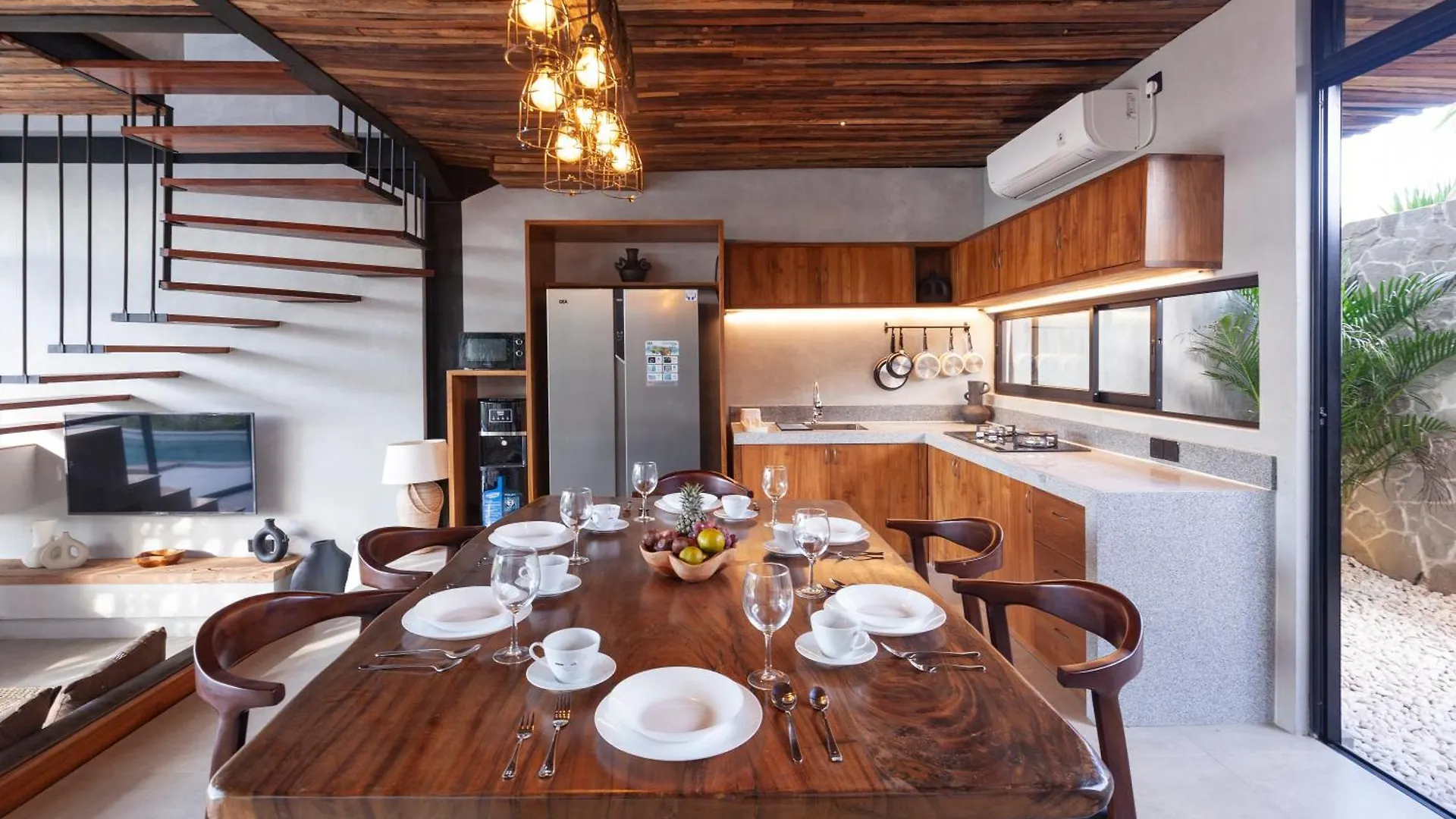 Villa Casa Amani Industrial Style Kerobokan Indonesien